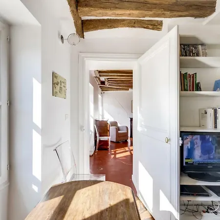 Saint Germain Des Pres Unit 002 *